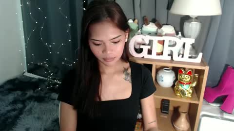 LORRAINE online show from December 20, 1:33 pm