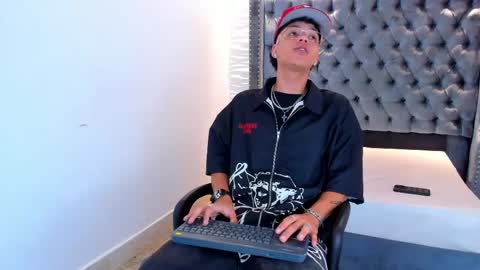 MARSHALL online show from April 1, 1:12 pm