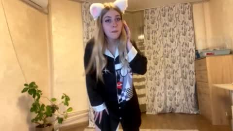 Snapshot of martadoe chatting on October 27, 8:20 pm Marta online show from October 27, 8:20 pm