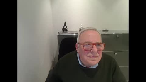 martin_1947 online show from February 24, 5:42 pm