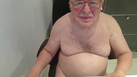 martin_1947 online show from December 13, 11:11 pm