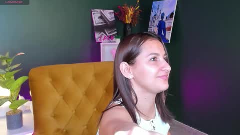 Snapshot of mary_0smith chatting on September 18, 5:33 am Mary online show from September 18, 5:33 am