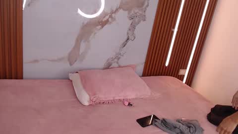 Hi guys im Mary  online show from November 15, 12:29 pm