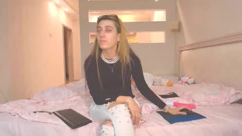 marya442004 online show from October 21, 6:11 pm