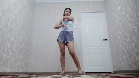 Lily online show from July 28, 3:21 pm
