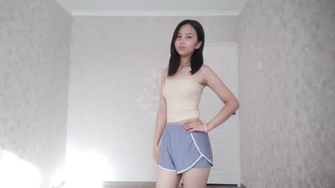 Lily online show from July 25, 12:14 pm