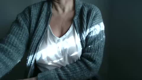 Maryil online show from December 25, 10:06 am