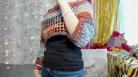 Snapshot of marylou_ chatting on December 26, 8:39 am Mary Lou online show from December 26, 8:39 am