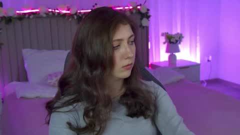 Mary Miller online show from December 19, 1:06 pm