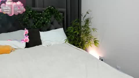 Luucy UTC1 Mon Tue Wed Thu Fri 0500-1130 online show from November 12, 3:09 am