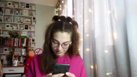 Kelly online show from March 2, 6:25 am