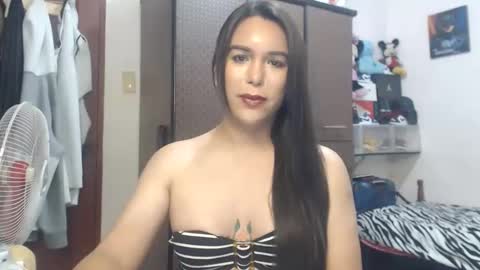 Mhanie online show from December 19, 1:28 pm