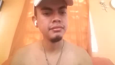 Max online show from November 17, 5:37 pm