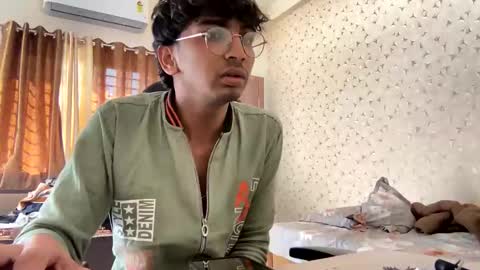 maskboyz2003 online show from December 15, 3:57 am