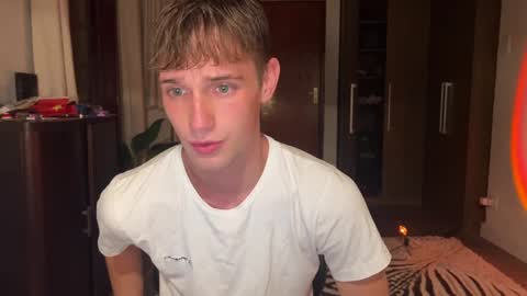 Snapshot of mason_gallagher chatting on September 30, 10:20 pm Mason online show from September 30, 10:20 pm