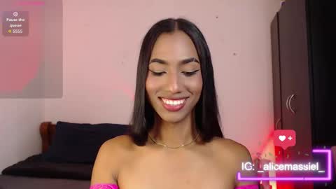 massielhot online show from December 13, 10:27 pm