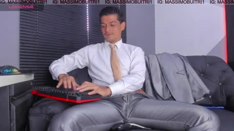 I am Massimo online show from April 20, 1:14 pm