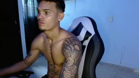 master_black777 online show from April 5, 4:48 pm