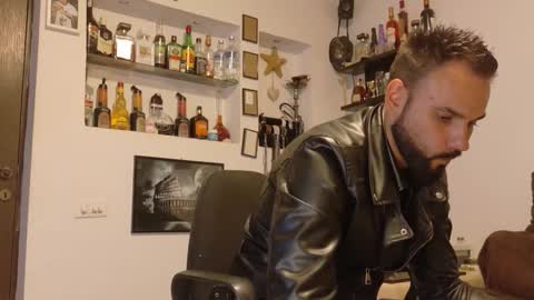 Snapshot of master_roberto333 chatting on October 5, 4:36 pm SIR online show from October 5, 4:36 pm