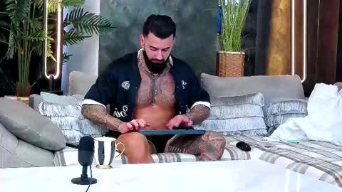 masterkingofmuscle online show from November 14, 9:44 am