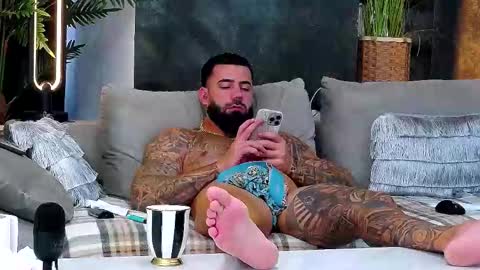 masterkingofmuscle online show from November 12, 9:33 am