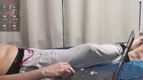 masterr32 online show from December 17, 5:36 am