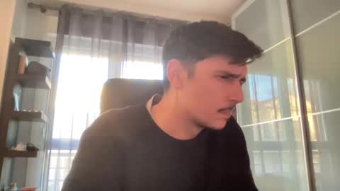 Aaron online show from November 25, 4:17 pm