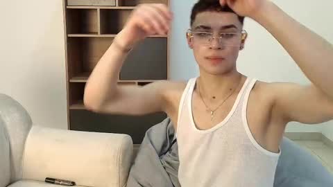 Snapshot of matheomontclair chatting on October 16, 10:41 pm Matheo Montclair online show from October 16, 10:41 pm