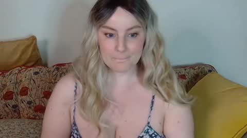 Snapshot of mathilde_solveig chatting on January 25, 3:30 pm mathilde_solveig online show from January 25, 3:30 pm