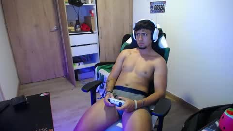 Snapshot of matias_bianco01 chatting on September 17, 5:33 am matias online show from September 17, 5:33 am