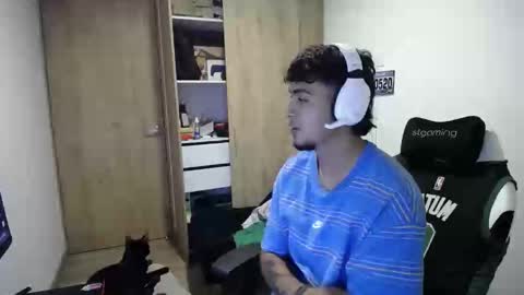 Snapshot of matias_bianco01 chatting on October 31, 6:47 am matias online show from October 31, 6:47 am