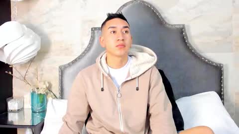 Matias Jeong  online show from December 3, 12:20 am