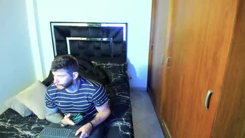 matius foxter online show from December 15, 12:50 am