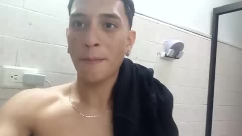 matius_montes online show from October 25, 9:37 pm