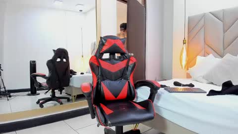 Matthew online show from April 18, 9:26 pm