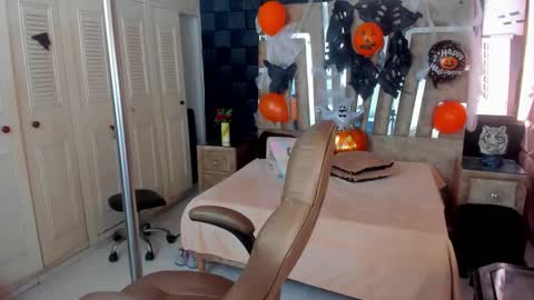 Sexy Hot Mature Sophy online show from October 29, 3:36 pm