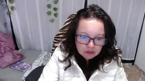 Snapshot of mature_wolf chatting on February 1, 12:15 pm Sonia online show from February 1, 12:15 pm