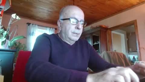 Maurice online show from January 7, 1:49 pm