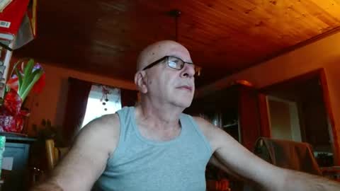 Maurice online show from December 26, 12:27 pm