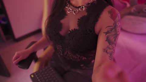 Mavi online show from February 5, 8:45 pm