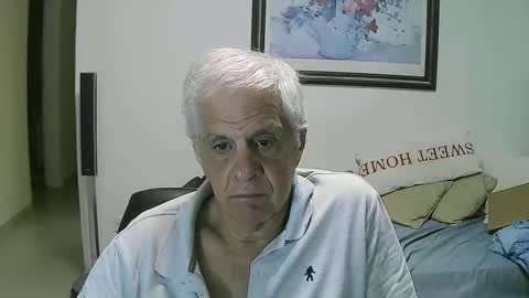 Snapshot of max_2017 chatting on October 24, 4:24 am max_2017 online show from October 24, 4:24 am