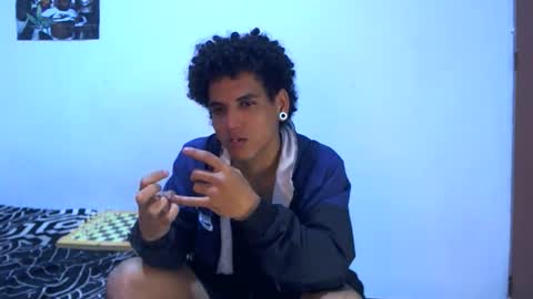 new independent model account trying to move forward my name Max everything okay online show from April 17, 4:53 pm