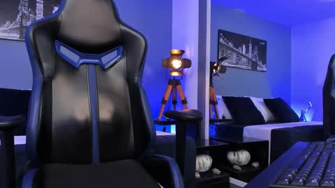 Max Conor online show from September 17, 3:04 pm