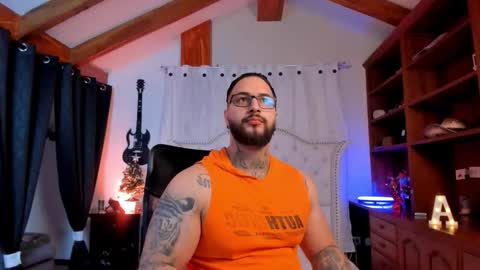 max D. online show from November 30, 11:06 am