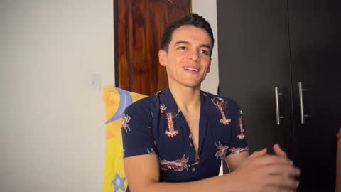 Snapshot of max_lancaster chatting on January 17, 2:18 am Max Lancaster online show from January 17, 2:18 am