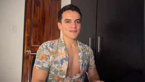 Snapshot of max_lancaster chatting on March 5, 10:54 pm Max Lancaster online show from March 5, 10:54 pm