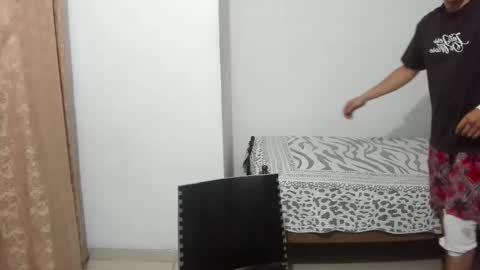 Max online show from February 5, 10:46 pm