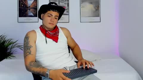 Snapshot of max_miuller chatting on October 11, 11:30 pm max_miuller online show from October 11, 11:30 pm