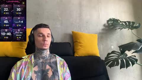    online show from October 6, 7:26 am