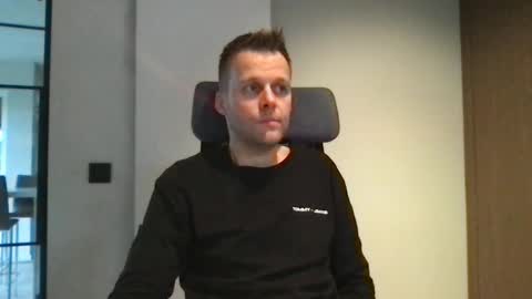 Max take off clothes online show from January 1, 12:55 pm